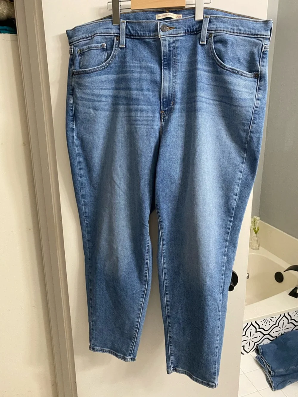 Levi’s High‎ Waisted Mom Jeans Plus Size 20W Medium Wash That’s Her